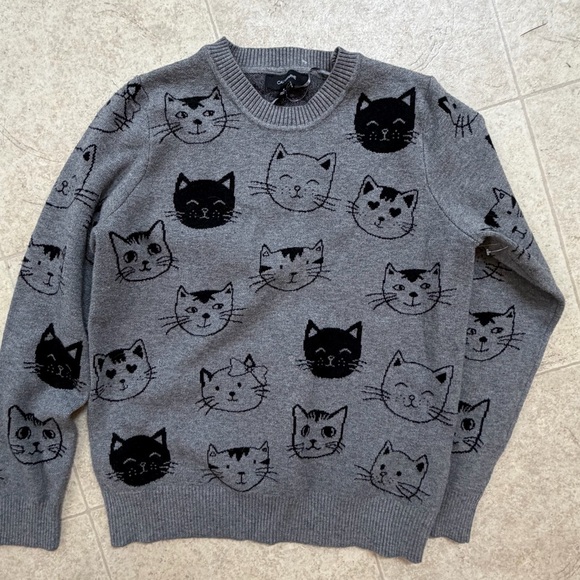 calligrafe Sweaters - Women’s Gray Cat-Print Crewneck Sweater